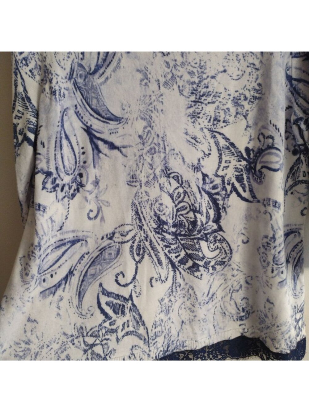 Chico's Paisley Print Sweater L Blue White Relaxed Fit Cotton Blend Lace Trim - Picture 4 of 9